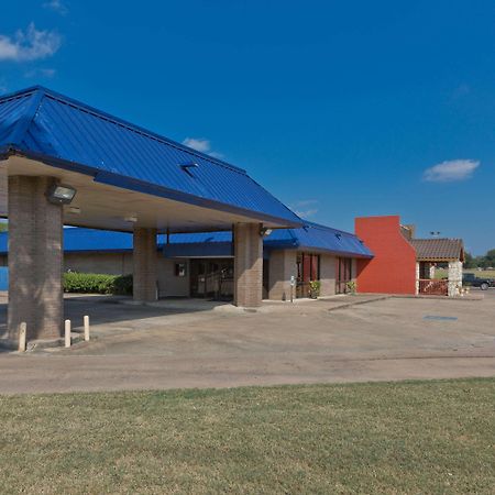 Knights Inn Brenham Exterior photo